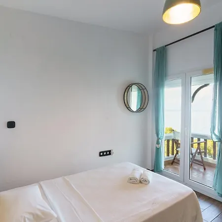 Blu: Beachfront With Amazing View Villa