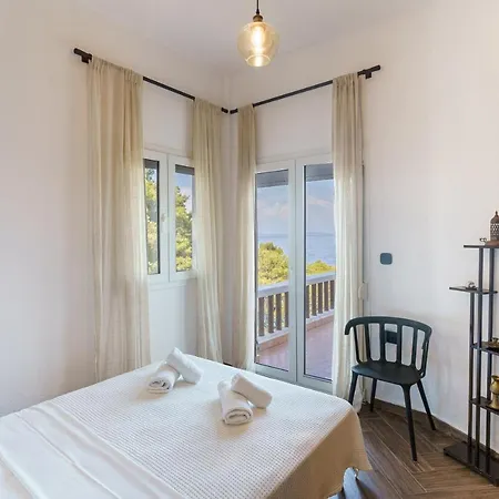 Blu: Beachfront With Amazing View